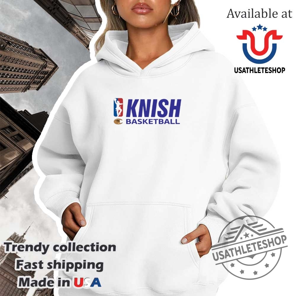 Rachel Green In Knicks Logo Tee Friends X Basketball Crossover Shirt 4 Rachel Green in Knicks Logo Tee – Friends x Basketball Crossover Shirt